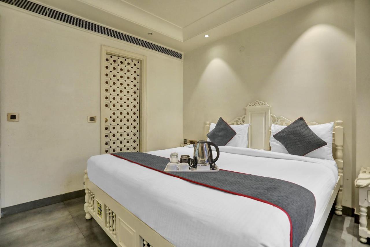 The Pinky Villa - Heritage Boutique Suites New Delhi Buitenkant foto
