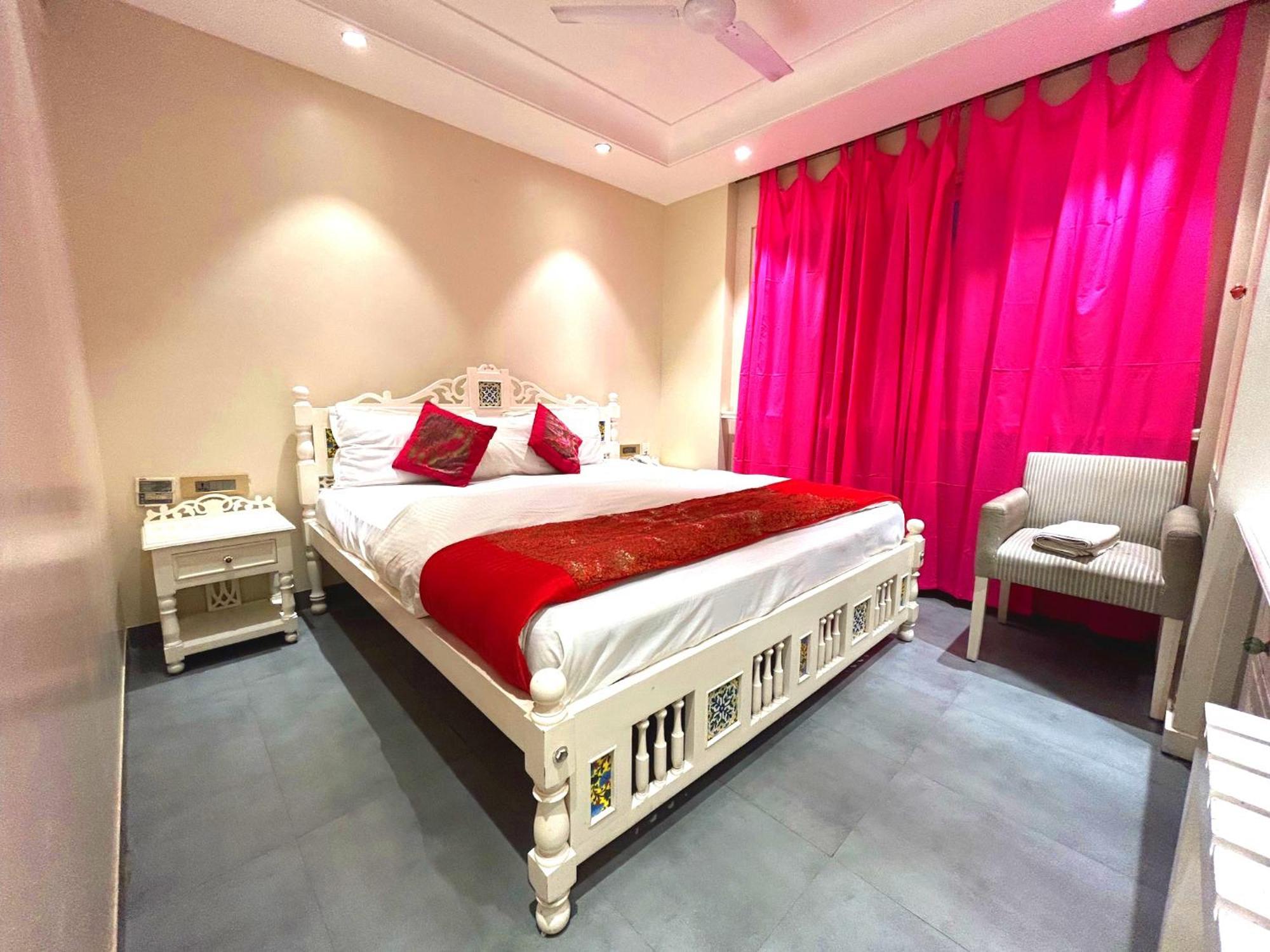 The Pinky Villa - Heritage Boutique Suites New Delhi Buitenkant foto
