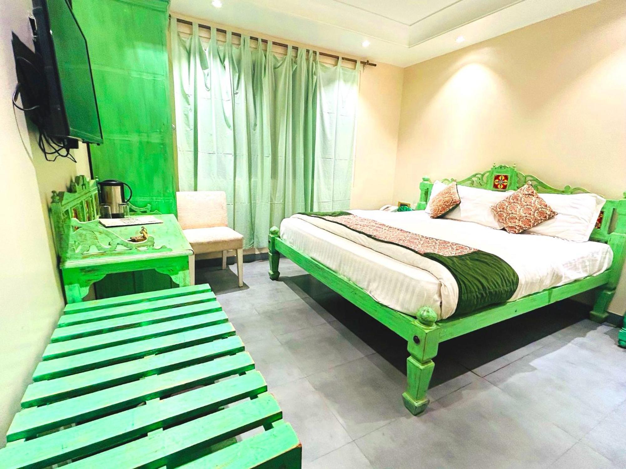 The Pinky Villa - Heritage Boutique Suites New Delhi Buitenkant foto