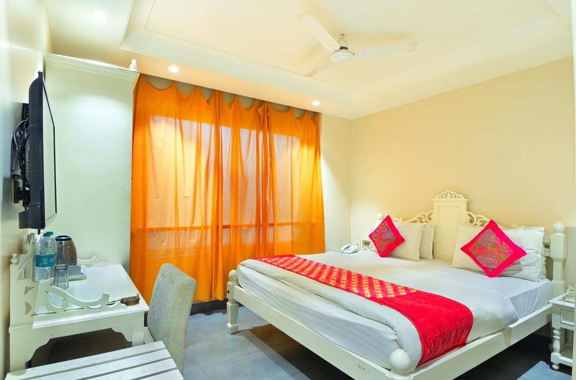 The Pinky Villa - Heritage Boutique Suites New Delhi Buitenkant foto