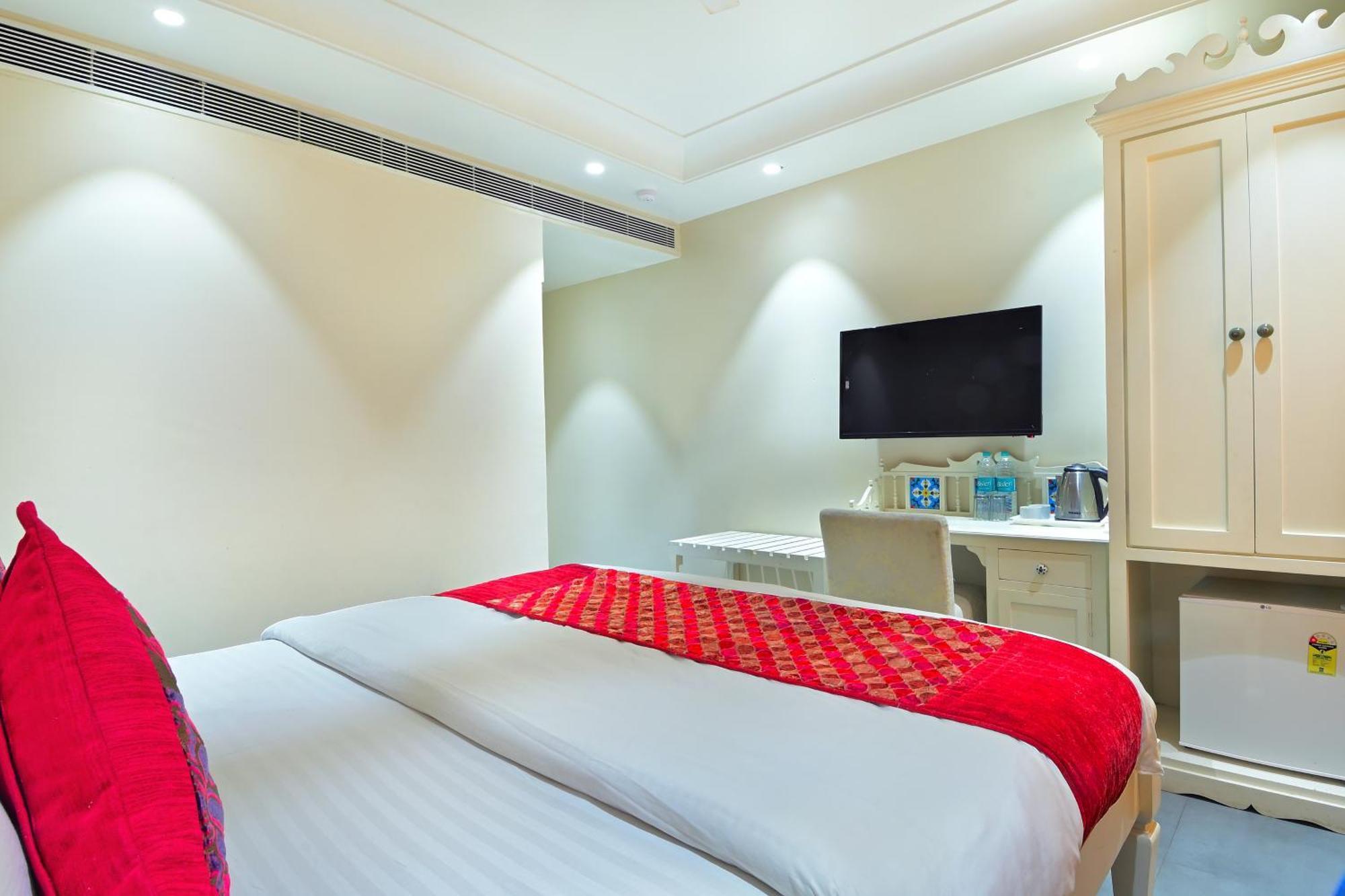 The Pinky Villa - Heritage Boutique Suites New Delhi Buitenkant foto